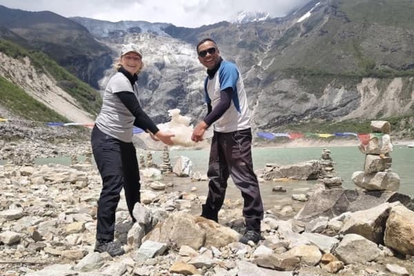 female-solo-trek-with-guide-in-nepal