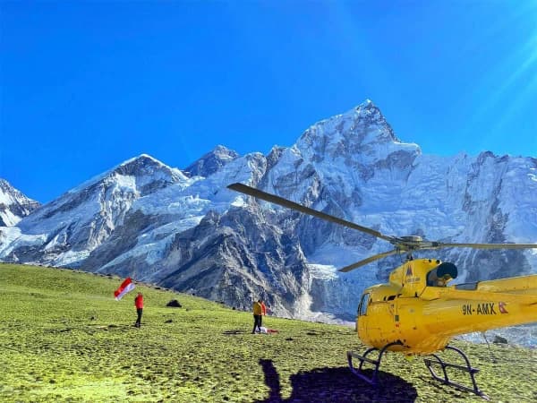 Everest Base Camp Helicopter Tour With Landing From Kathmandu