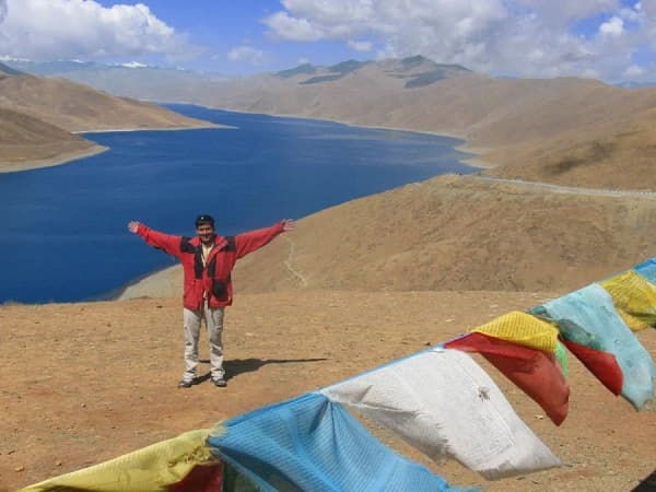 Yamdrok Tso Lake In Tibet
